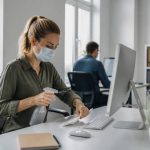 Les enjeux de la santé environnementale au travail pour protéger les salariés